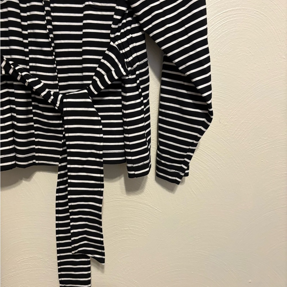 Chico’s Black White Striped Zip Jacket Size 2 Tie Waist Knit - Picture 7 of 8
